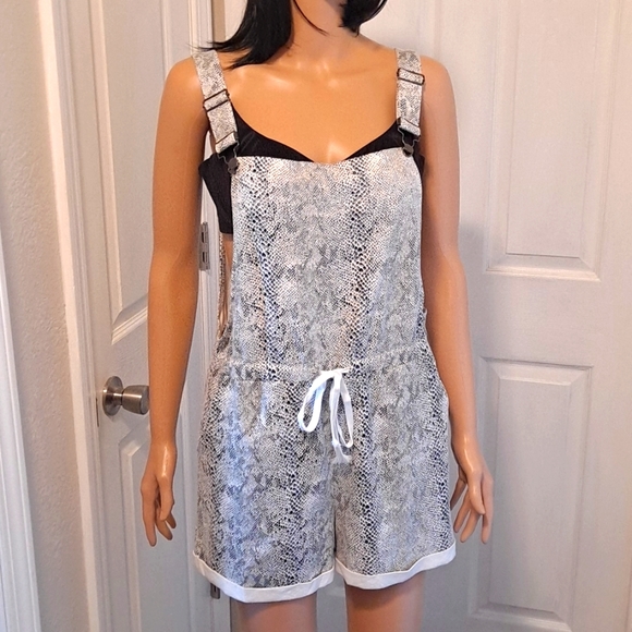 Crazy Train Overall Bib Shorts Snakeskin Print Drawstring Waistline and Pockets - Picture 1 of 10
